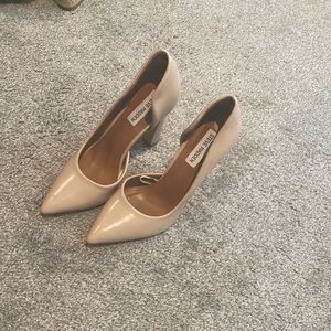 Lightly worn muted pink heels for spring!